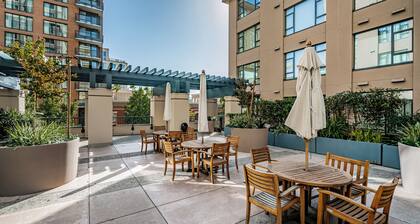 Stellar 2-bedroom view condo with WiFi/gym in San Diego's Gaslamp District