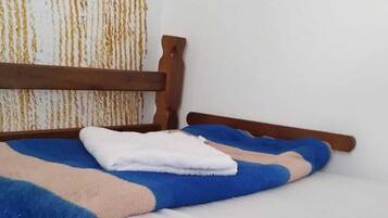Basic Shared Dormitory | Iron/ironing board, free WiFi