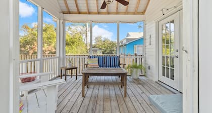New Listing | Cozy Cottage | Fully Fenced Yard