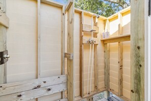 Douche, serviettes fournies