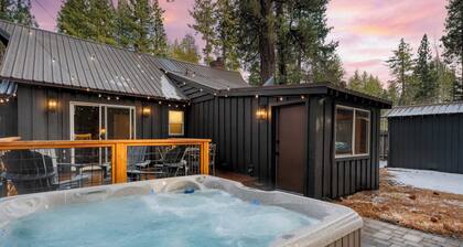 Westlake Cabin by Avantstay Hot Tub, Near Skiing, Walk to Restaurants & Lake!