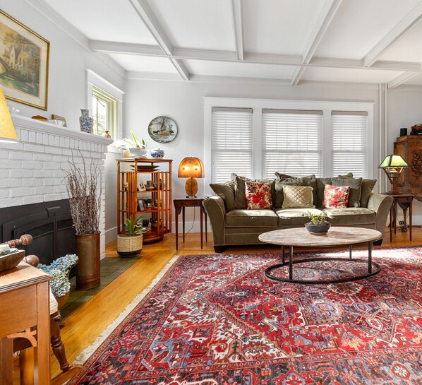 Interior - Peaceful Retreat – Perfect for Track Season! (Saratoga Springs)