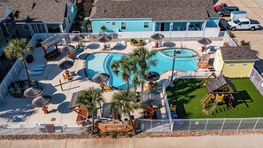 Studio (3 Bedrooms) | Property amenity