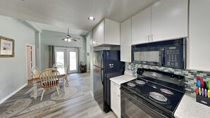 Hus (4 Bedrooms) | Diverse