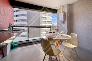 Eenvoudig appartement | Buiten dineren