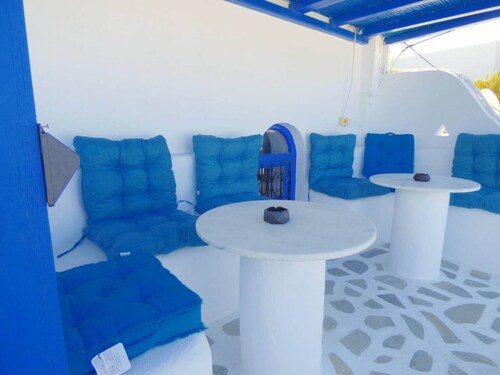 Sunset Suite: Charming 2-bedroom apartment with WiFi, AC in Center of Mykonos