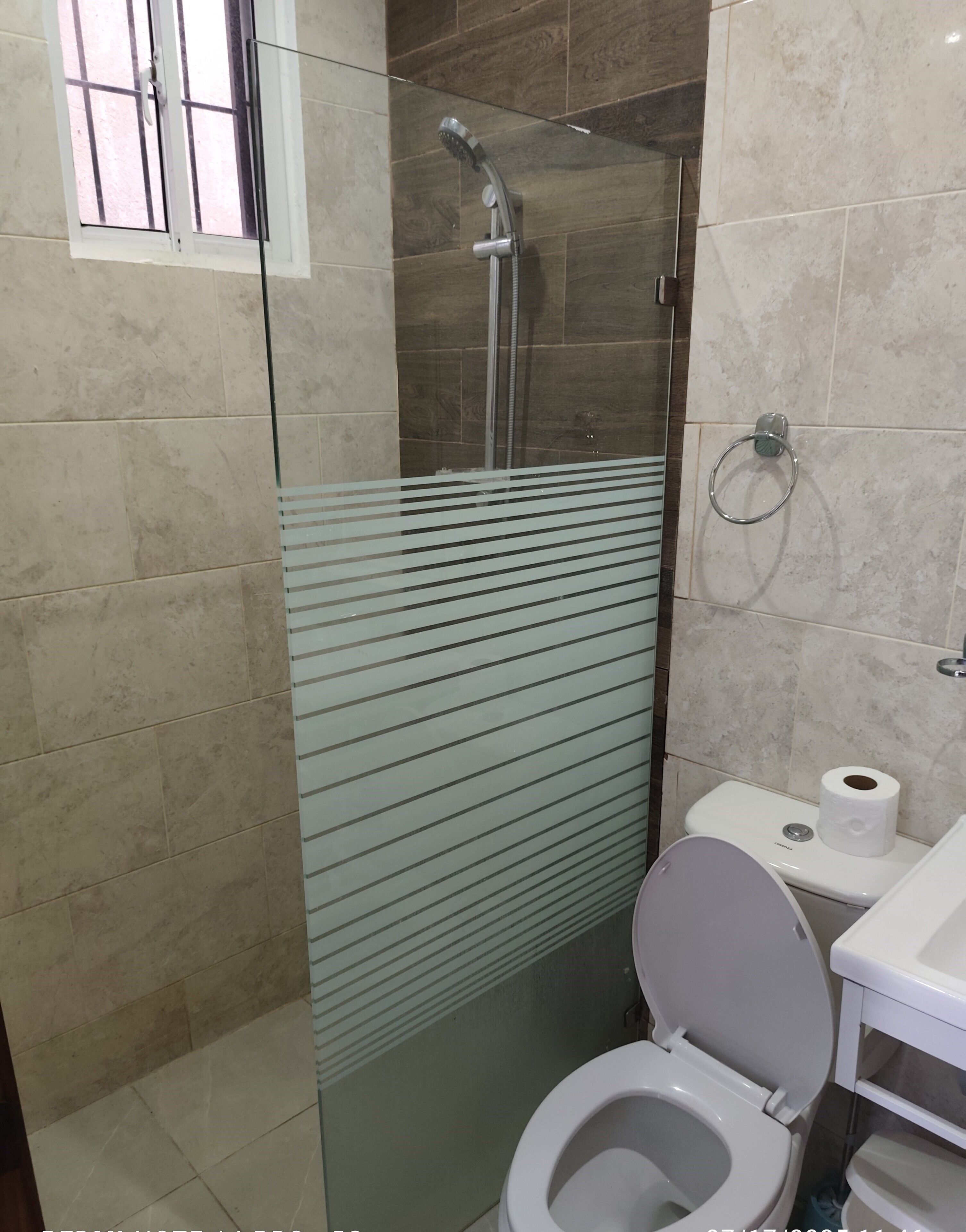 Chambre Quadruple Familiale, 1 chambre | Salle de bain | Douche, douche à « effet pluie », serviettes fournies, savon