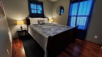 2 habitaciones, tabla de planchar con plancha y cuna de viaje
