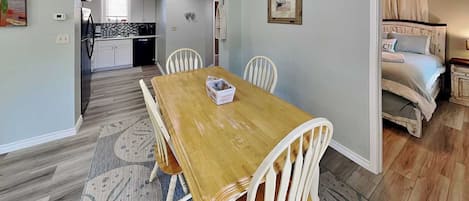 House (2 Bedrooms) | Property amenity