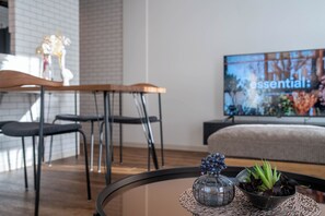 Flat-screen TV - ZABO HILLS 203 (Sapporo)