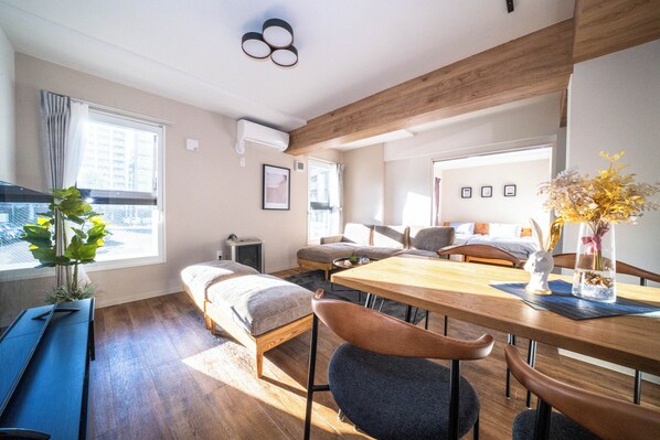 Repas dans la chambre