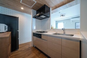 Fridge, microwave, stovetop, electric kettle