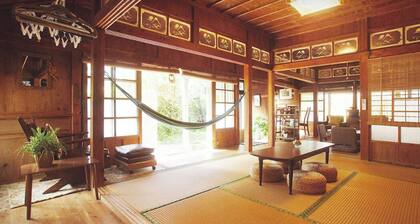 An inn where you can experience a traditional Okinawan wooden minka. Enjoy the comfort and healing space! (The owner will welcome guests at the parking lot upon check-in.