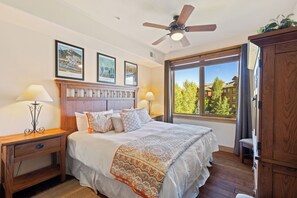 3 bedrooms, iron/ironing board, free WiFi, bed sheets - Aspen Gold! Communal Pools, Hot Tubs,Tennis Courts,  Central AC,  2 Decks with Views! (Steamboat Springs)