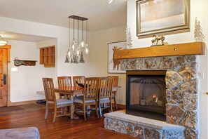 Dining - Aspen Gold! Communal Pools, Hot Tubs,Tennis Courts,  Central AC,  2 Decks with Views! (Steamboat Springs)