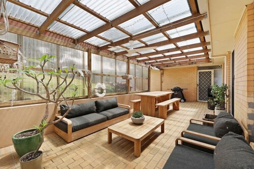 3 bedroom, pet friendly home CBD