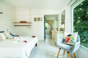 Luxury Cottage, Lake View | 4 bedrooms, free WiFi