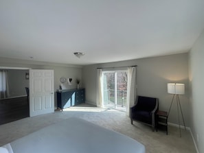 5 bedrooms, in-room safe, iron/ironing board, WiFi - Charming countryside home in the heart of Amish Country (Fredericktown)
