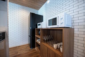 Fridge, microwave, stovetop, toaster - ZABO HILLS 205 (Sapporo)