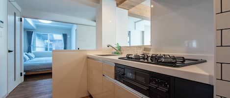 Fridge, microwave, stovetop, toaster