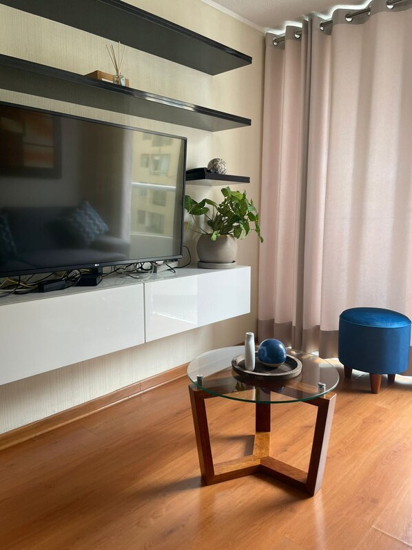 Smart TV - Panoramic San Miguel Apartment (Lima)