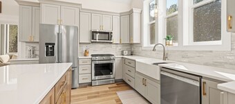 Bubbles Up: New Construction, Private Pool, Hot Tub