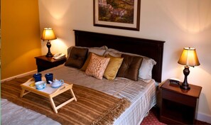 3 bedrooms, in-room safe, iron/ironing board, free WiFi