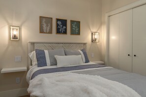 2 bedrooms, desk, iron/ironing board, free WiFi