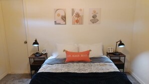 2 slaapkamers, een strijkplank/strijkijzer, gratis wifi