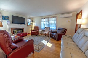 Una Smart TV, una pantalla de ordenador