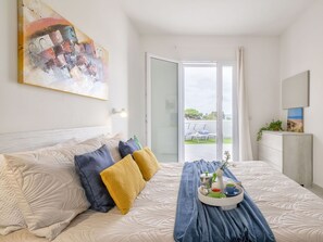 2 soverom, strykejern/-brett, reiseseng for barn og wi-fi (inkludert)