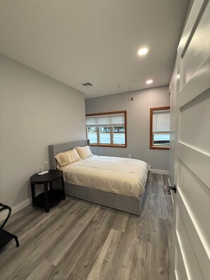 5 Schlafzimmer, Schreibtisch, Reisekinderbett, WLAN