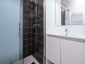 Shower - Bright villa 6 ppl, garden, close to the sea (Sérignan)