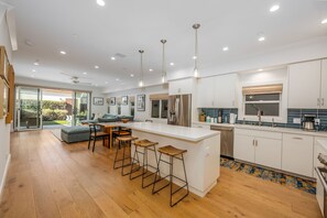 Interior - New! 3BD/3BA Home with Rooftop Deck & Ocean Views! (San Diego)