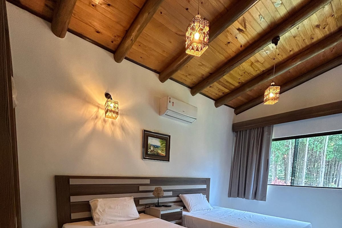 Family Cabin, 2 Bedrooms | Free WiFi, bed sheets