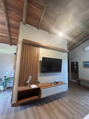 Premium Cabin, Multiple Beds, Hot Tub | Free WiFi, bed sheets - Cabaña Mi Querido Viejo (Juan Emilio O'Leary)