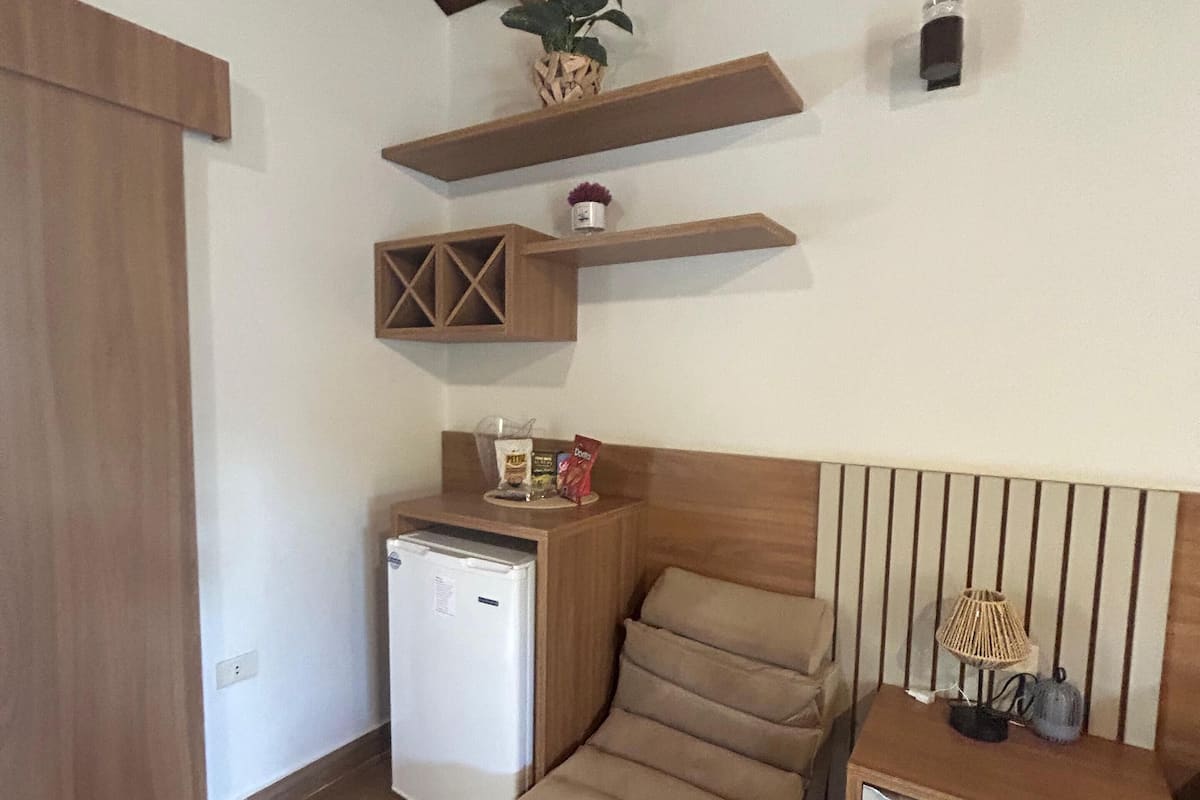 Premium Cabin, Hot Tub | Free WiFi, bed sheets