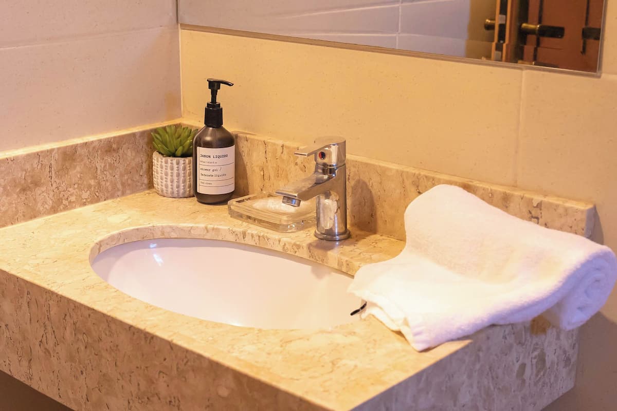 Cabin, 1 Queen Bed | Bathroom | Shower, towels, soap, shampoo