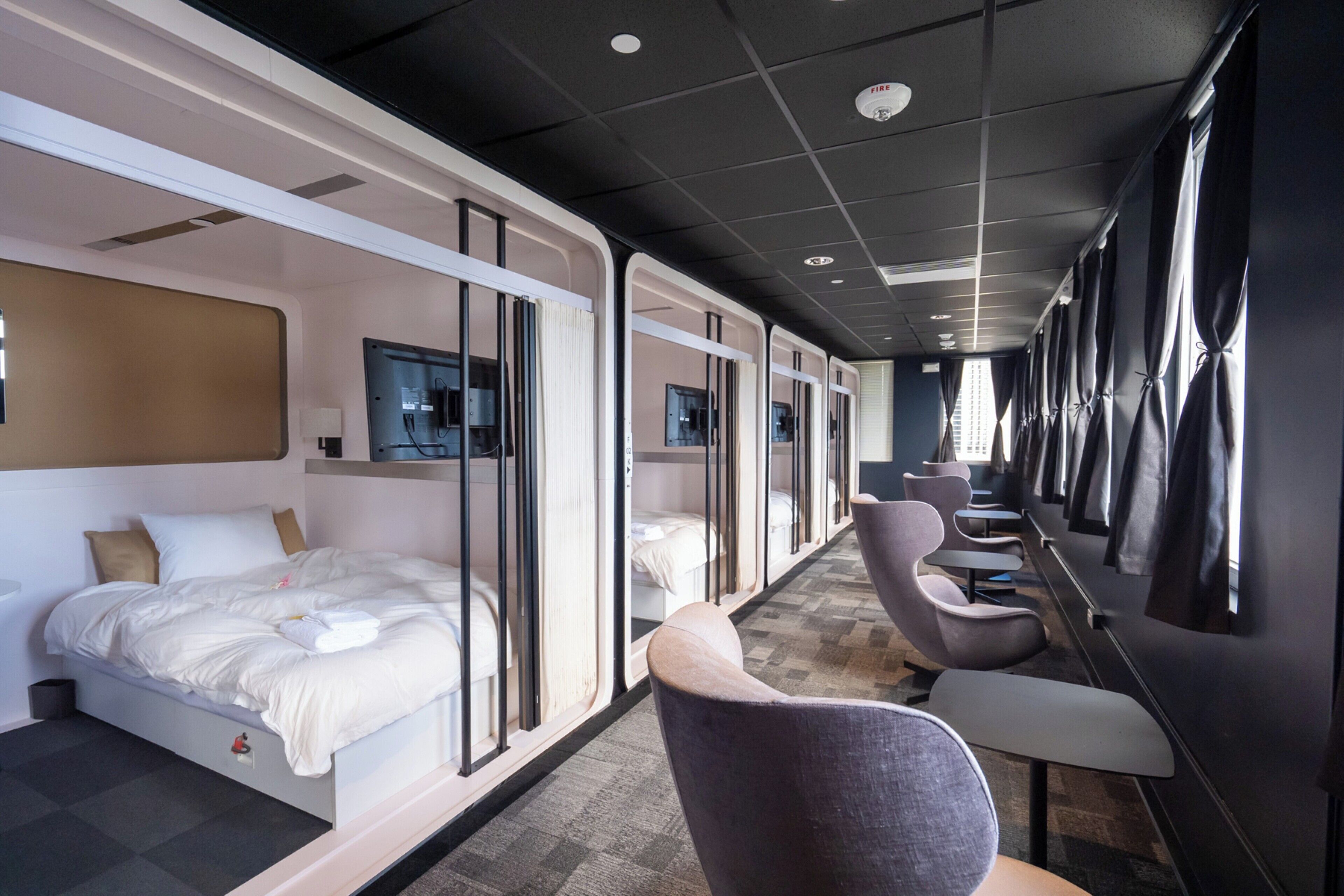 Kabin Premium, Bebas Asap Rokok (FIRST CLASS) | Wi-Fi gratis dan seprai linen