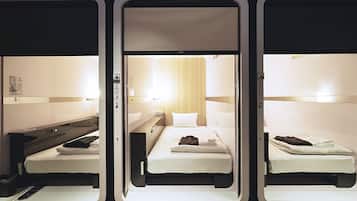 BUSINESS CLASS, Non Smoking | Free WiFi, bed sheets