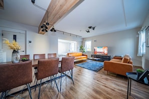 In-room dining - ZABO HILLS 302 (Sapporo)