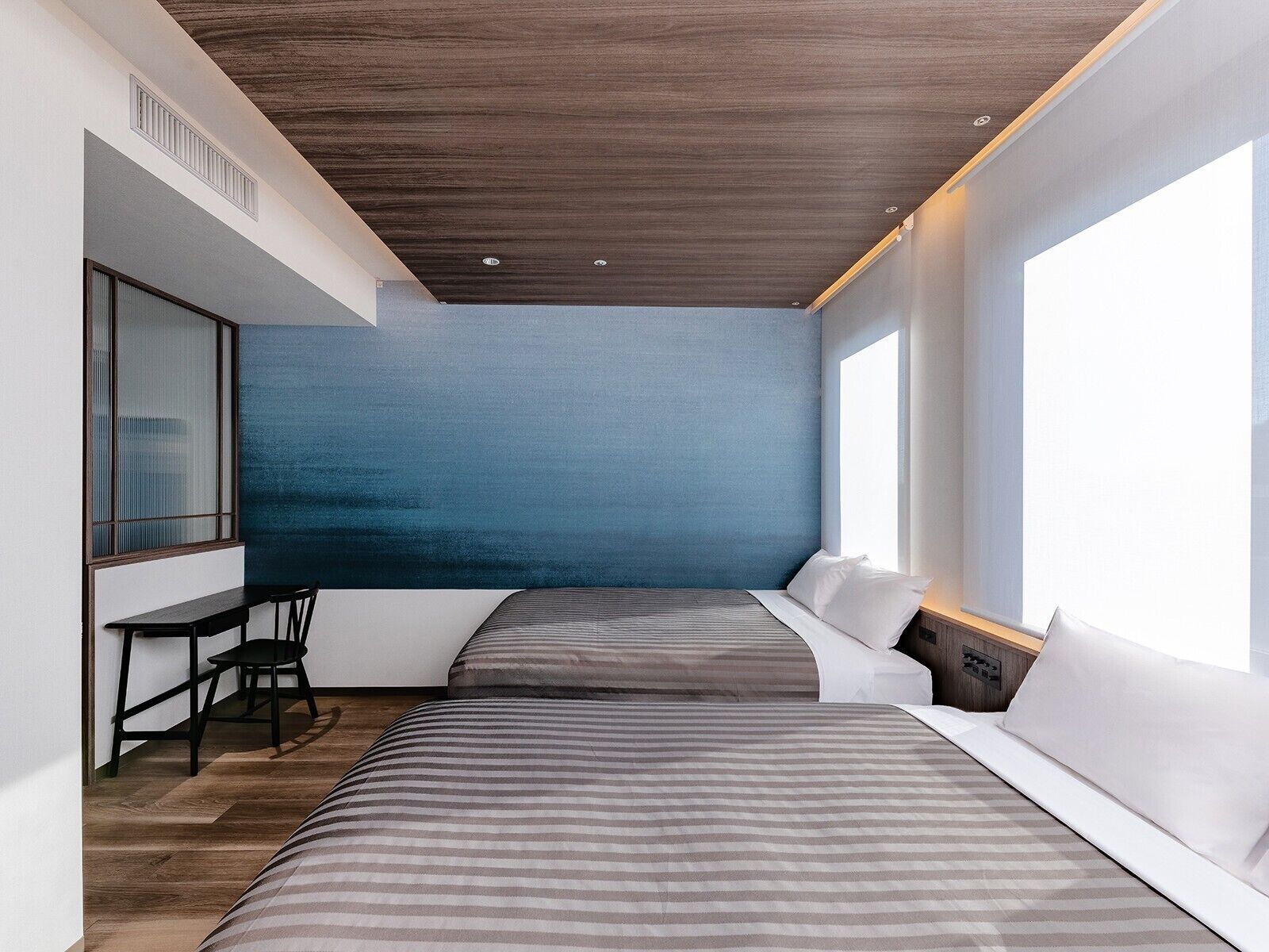 Executive floor Standard Twin Room, Non-smoking | Down comforters, in-room safe, free WiFi, bed sheets