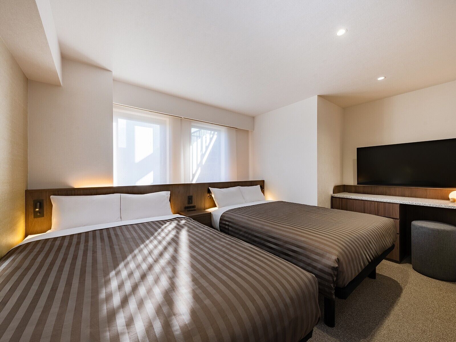 Premium Floor Standard Twin Room, Non-smoking | Down comforters, in-room safe, free WiFi, bed sheets