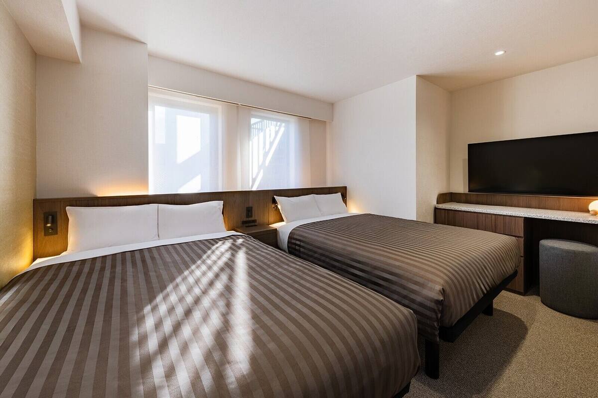 Premium Floor Standard Twin Room, Non-smoking | Down comforters, in-room safe, WiFi (free), bed sheets