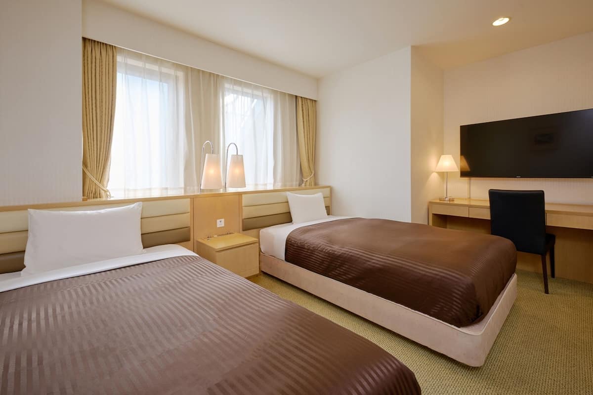 Down duvets, in-room safe, desk, free WiFi