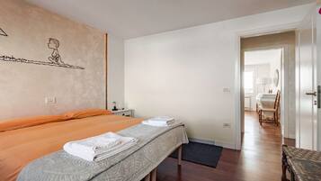 3 Schlafzimmer, BĂŒgeleisen/BĂŒgelbrett, WLAN, BettwĂ€sche