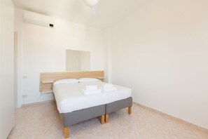 2 bedrooms, WiFi, bed sheets