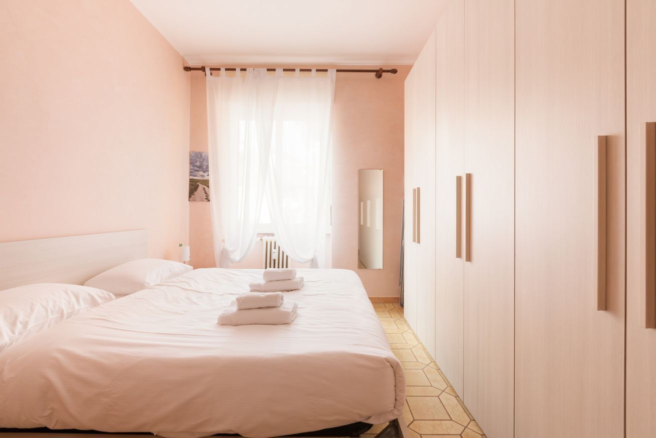 1 slaapkamer, een strijkplank/strijkijzer, wifi, beddengoed