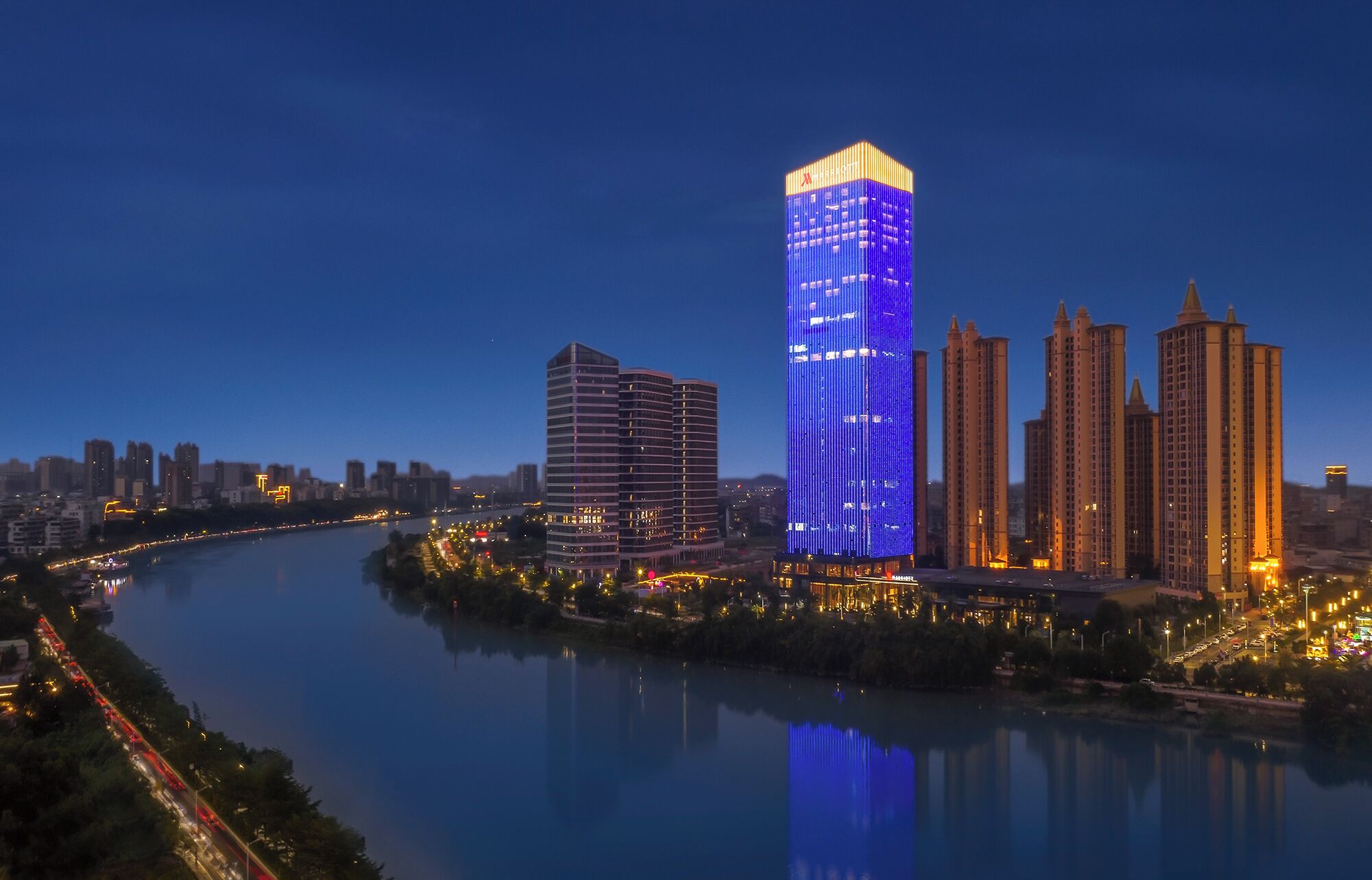 المنشأة من الخارج