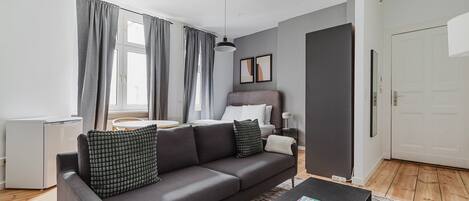 Fernseher, Stereoanlage